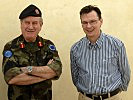 Darabos mit General Patrick Nash. (Bild öffnet sich in einem neuen Fenster)