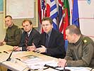 Vorstellung des Einsatzes. Pressekonferenz am 15. 1. 2002 in Götzendorf. (Bild öffnet sich in einem neuen Fenster)