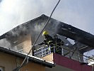 Kosovarische und österreichische Feuerwehrmänner löschten gemeinsam. (Bild öffnet sich in einem neuen Fenster)