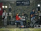 Ulli Wigger und ihre Band spielten in der Feuerwehrhalle auf. (Bild öffnet sich in einem neuen Fenster)