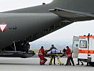 Transportmaschinen des Bundesheeres brachten die Verletzten nach Hörsching. (Bild öffnet sich in einem neuen Fenster)