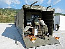Per Landtransport wird der Puch G zur Reparatur nach Österreich gebracht. (Bild öffnet sich in einem neuen Fenster)