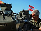 Brigadier Gitschthalter bei der Lageeinweisung. (Bild öffnet sich in einem neuen Fenster)