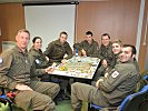 Der Militärseelsorger beim Spieleabend, 3.v.r. (Bild öffnet sich in einem neuen Fenster)