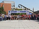 Exact um 10 Uhr war der Start des 12. Pristina-Halbmarathon. (Bild öffnet sich in einem neuen Fenster)