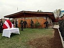Österreichische KFOR-Soldaten feiern Allerheiligen. (Bild öffnet sich in einem neuen Fenster)