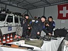 Internationales Gerät bei der Präsentation nach dem Meeting. (Bild öffnet sich in einem neuen Fenster)