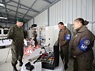Soldaten der Militärpolizei zeigten ihre Ausrüstung. (Bild öffnet sich in einem neuen Fenster)