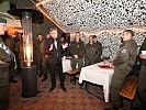 Beim Kärntner Abend führte Peter Kaiser Gespräche mit den Soldaten. (Bild öffnet sich in einem neuen Fenster)