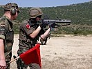 Österreichische Soldaten schießen mit dem deutschen G36. (Bild öffnet sich in einem neuen Fenster)