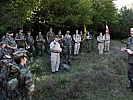 Pastoralreferent Christian Hohmann mit den Soldaten bei der Andacht. (Bild öffnet sich in einem neuen Fenster)