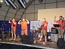 "Die Krumbacher" heizten dem Publikum ein. (Bild öffnet sich in einem neuen Fenster)