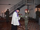 Adventkranzübergabe an die Militärpolizei. (Bild öffnet sich in einem neuen Fenster)