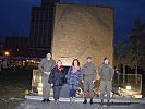 Beim Denkmal zu Ehren der Frauen im Kosovo-Krieg. (Bild öffnet sich in einem neuen Fenster)