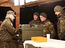 Zusammenarbeit am Weihnachtsmarkt. (Bild öffnet sich in einem neuen Fenster)
