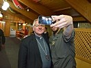 Ein "Selfie" mit dem Miitärbischof. (Bild öffnet sich in einem neuen Fenster)