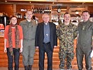 Auch den Schweizer "Chief of Staff" konnte der Bischof begrüßen. (Bild öffnet sich in einem neuen Fenster)