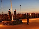 Die angetretene Truppe während der Flaggenparade. (Bild öffnet sich in einem neuen Fenster)