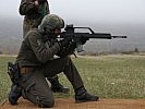 Ein österreichischer Soldat beim Scharfschießen mit dem deutschen G36. (Bild öffnet sich in einem neuen Fenster)