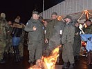 Ein wärmendes Feuer hebt die Stimmung. (Bild öffnet sich in einem neuen Fenster)