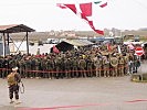 500 Soldatinen und Soldaten warten auf das Startsignal. (Bild öffnet sich in einem neuen Fenster)