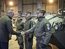 Minister Kunasek besuchte die Truppen im Kosovo. (Bild öffnet sich in einem neuen Fenster)