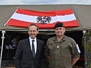 Botschafter Pfandler und Oberstleutnant Rescheneder. (Bild öffnet sich in einem neuen Fenster)