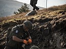 Villacher Pioniere arbeiten gemeinsam mit kosovarischen Pionieren. (Bild öffnet sich in einem neuen Fenster)