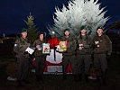 Weihnachtspakete für die Soldaten im Camp Film City. (Bild öffnet sich in einem neuen Fenster)