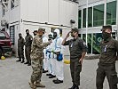 General Shawn Harris, Chef des Stabes der KFOR-Truppe, dankt dem Team. (Bild öffnet sich in einem neuen Fenster)
