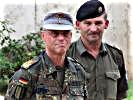 Generalleutnant Holger Kammerhoff und Oberstleutnant Wolfgang Kaufmann. (Bild öffnet sich in einem neuen Fenster)