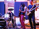 Die Band bot Rock vom Feinsten... (Bild öffnet sich in einem neuen Fenster)