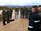 Brigadegeneral Ugur Tarcin, l., im Camp Casablanca. (Bild öffnet sich in einem neuen Fenster)