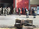 Die Firefighter der einzelnen Camps trainierten die Brandbekämpfung. (Bild öffnet sich in einem neuen Fenster)
