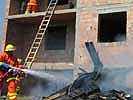 Feuerwehrmann des Kosovo Protection Corps. (Bild öffnet sich in einem neuen Fenster)