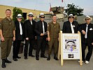 Die "Radio Wien Band" mit Oberstleutnant Khom, 3.v.r., beim Bergfest. (Bild öffnet sich in einem neuen Fenster)