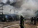 Österreichische KFOR-Feuerwehrmänner... (Bild öffnet sich in einem neuen Fenster)