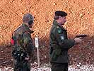 Der österreichische Task Force Kommandant bereit für den scharfen Schuß. (Bild öffnet sich in einem neuen Fenster)