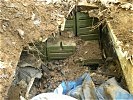 In diesem Waldversteck fanden die Soldaten... (Bild öffnet sich in einem neuen Fenster)