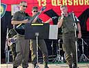 Kontingentskommandant Oberst Wiedner begeisterte an der Gitarre. (Bild öffnet sich in einem neuen Fenster)