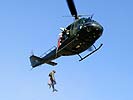Der "Spidermann" wird vom Helikopter.... (Bild öffnet sich in einem neuen Fenster)