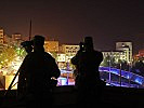 Die Austerlitzbrücke wird auch bei Nacht überwacht. (Bild öffnet sich in einem neuen Fenster)