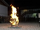 Mitten im Camp versammelten sich die Peacekeeper um das Osterfeuer. (Bild öffnet sich in einem neuen Fenster)