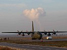 Eine C-130 "Hercules" des Bundesheers brachte die Gäste auf den Balkan. (Bild öffnet sich in einem neuen Fenster)