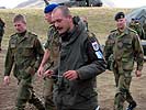 Lieutenant Colonel Sterzinger bei der Campbesichtigung. (Bild öffnet sich in einem neuen Fenster)