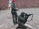 Die Österreicher schießen mit dem deutschen Sturmgewehr. (Bild öffnet sich in einem neuen Fenster)