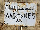 Tausende Warnschilder weisen am Golan auf die Minengefahr hin. (Bild öffnet sich in einem neuen Fenster)