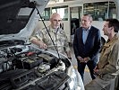 Verteidigungsminister Kunasek sprach mit Soldaten im Camp in Naqoura. (Bild öffnet sich in einem neuen Fenster)