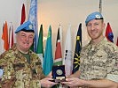UNIFIL-Kommandant Stefano Del Col verabschiedet Major Johannes Scheicher. (Bild öffnet sich in einem neuen Fenster)