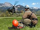 Immer wieder trainieren die Hubschrauber... (Bild öffnet sich in einem neuen Fenster)